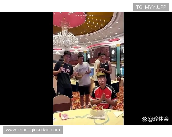 替补席瞬间：球员反应与团队互动捕捉